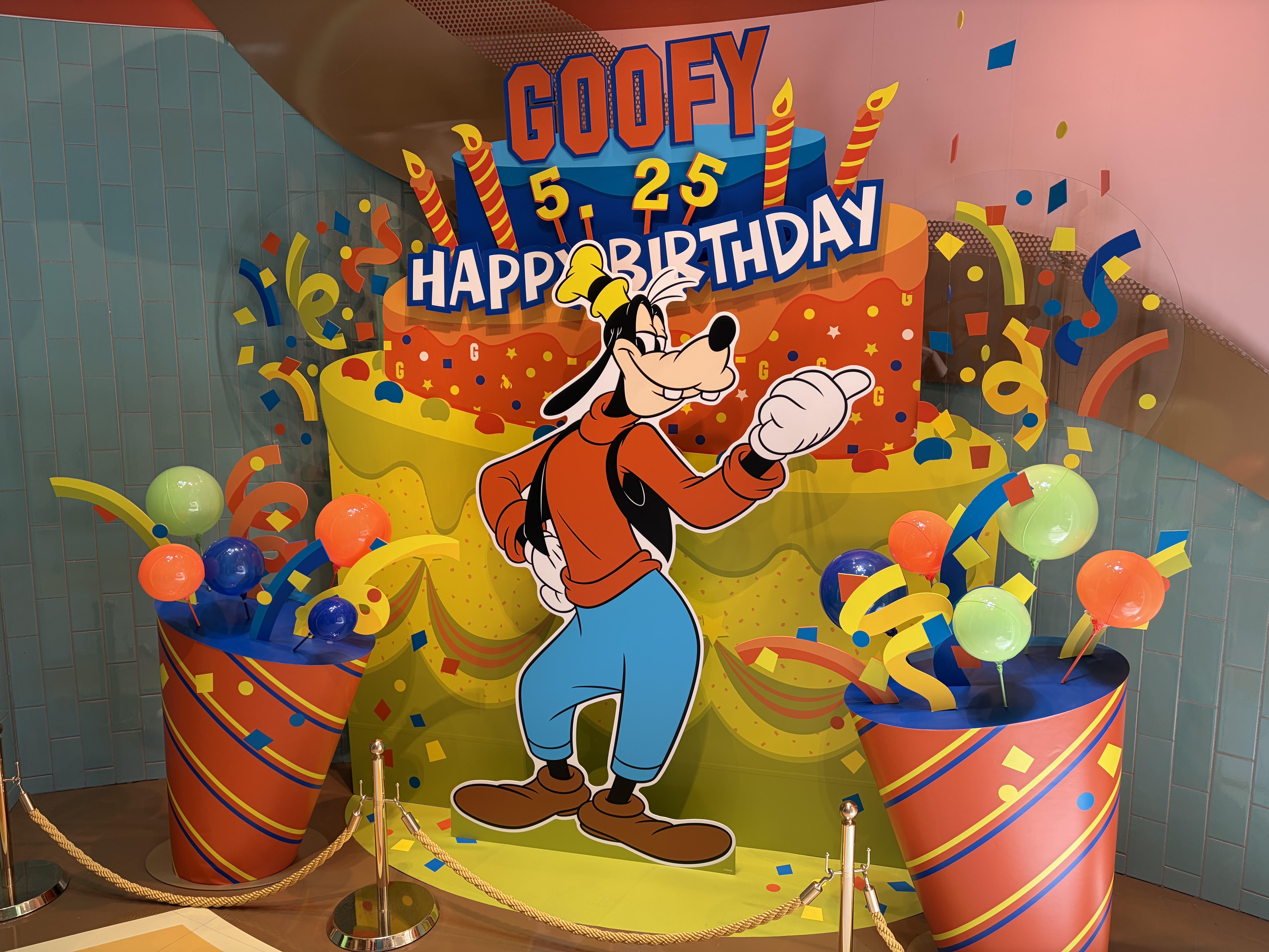 グーフィーの誕生日モニュメント