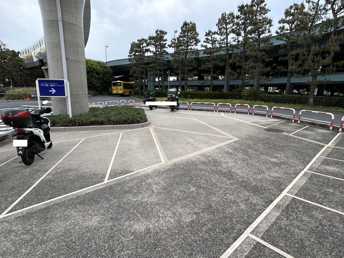 ディズニーシーのバイク駐輪場