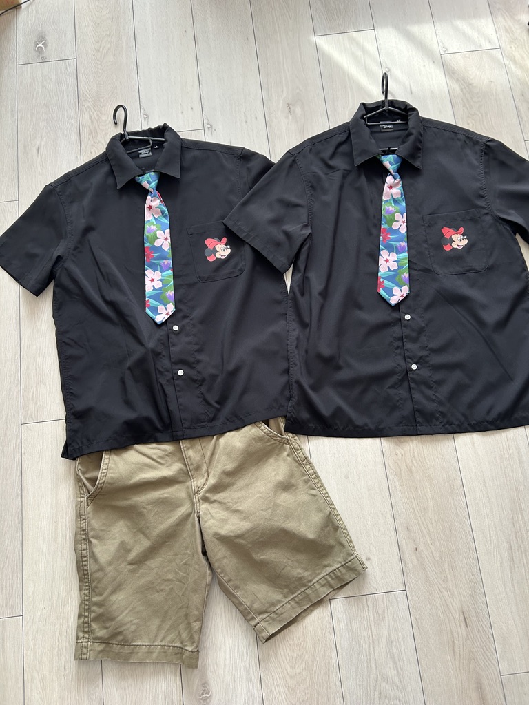 ミッキーシャツ＆ニックネクタイコーデ
